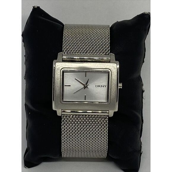 DKNY NY-8556 Women\'s Silver Stainless Steel Analog Dial Quartz Wrist Watch EY780